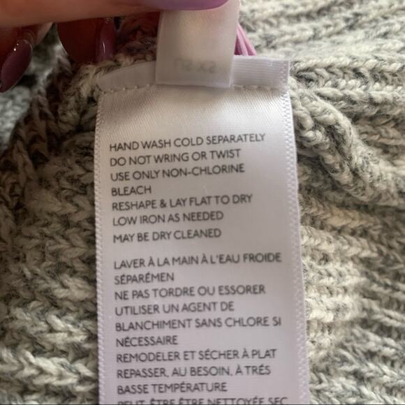 Urban Outfitters gray oversize knit sweater size XS - Picture 7 of 10